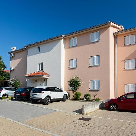 Apartments Crnekovic IV Baska  Exterior photo