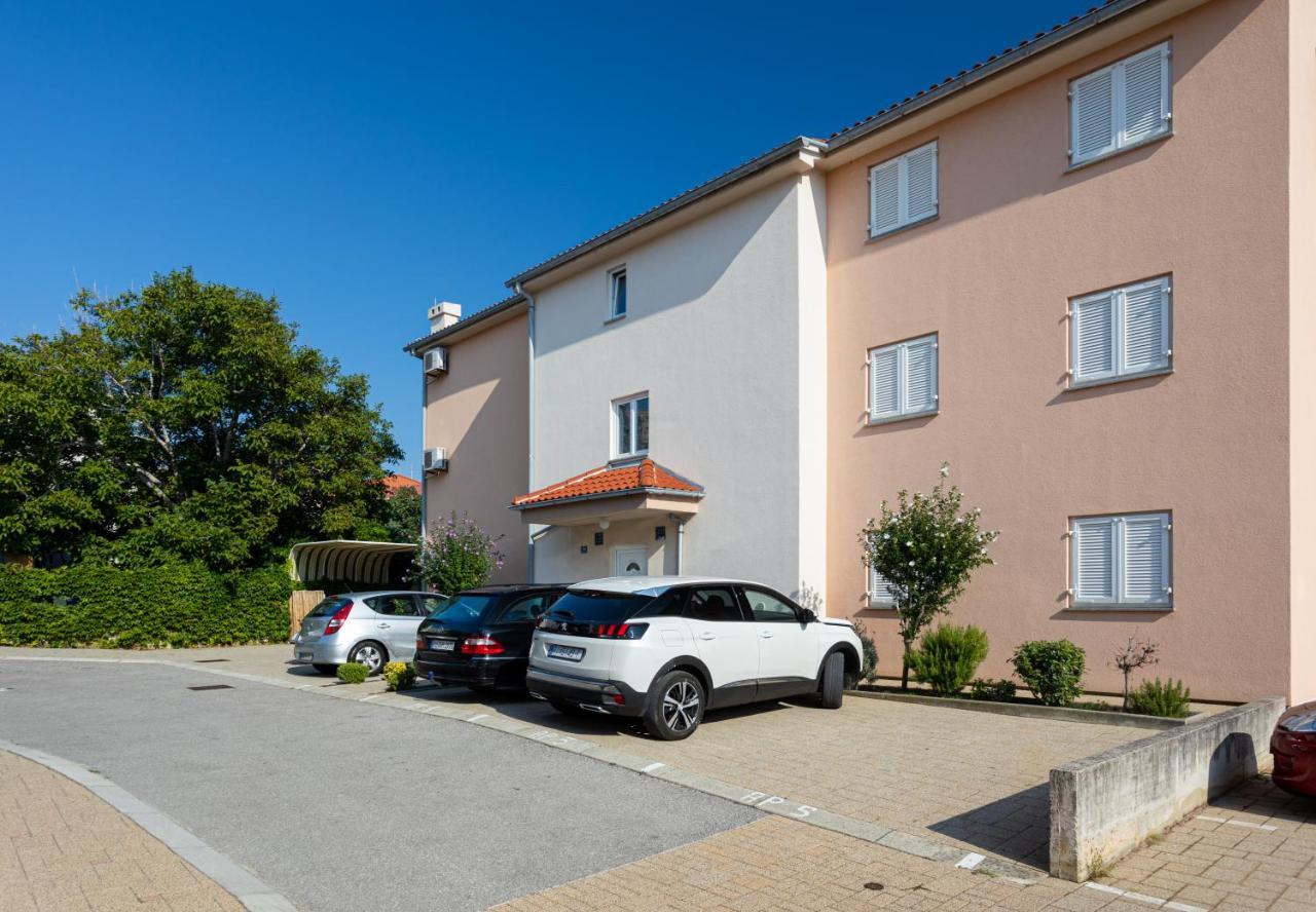 Apartments Crnekovic IV Baska  Exterior photo