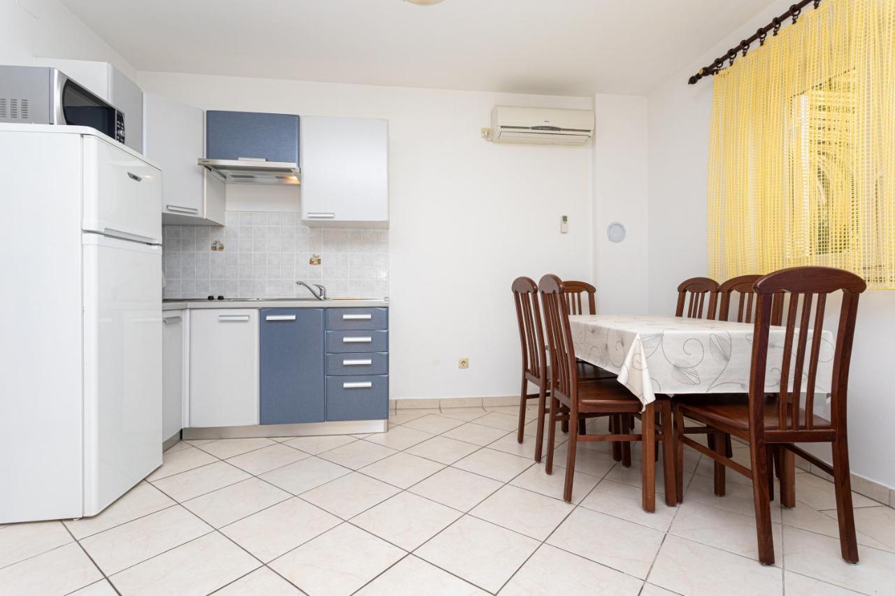 Apartments Crnekovic IV Baska  Exterior photo