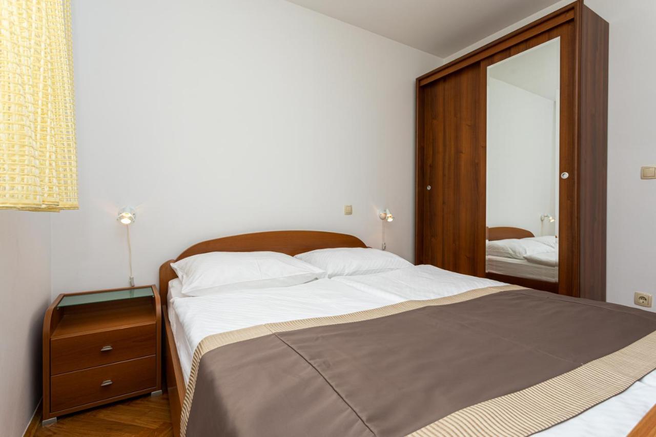 Apartments Crnekovic IV Baska  Exterior photo