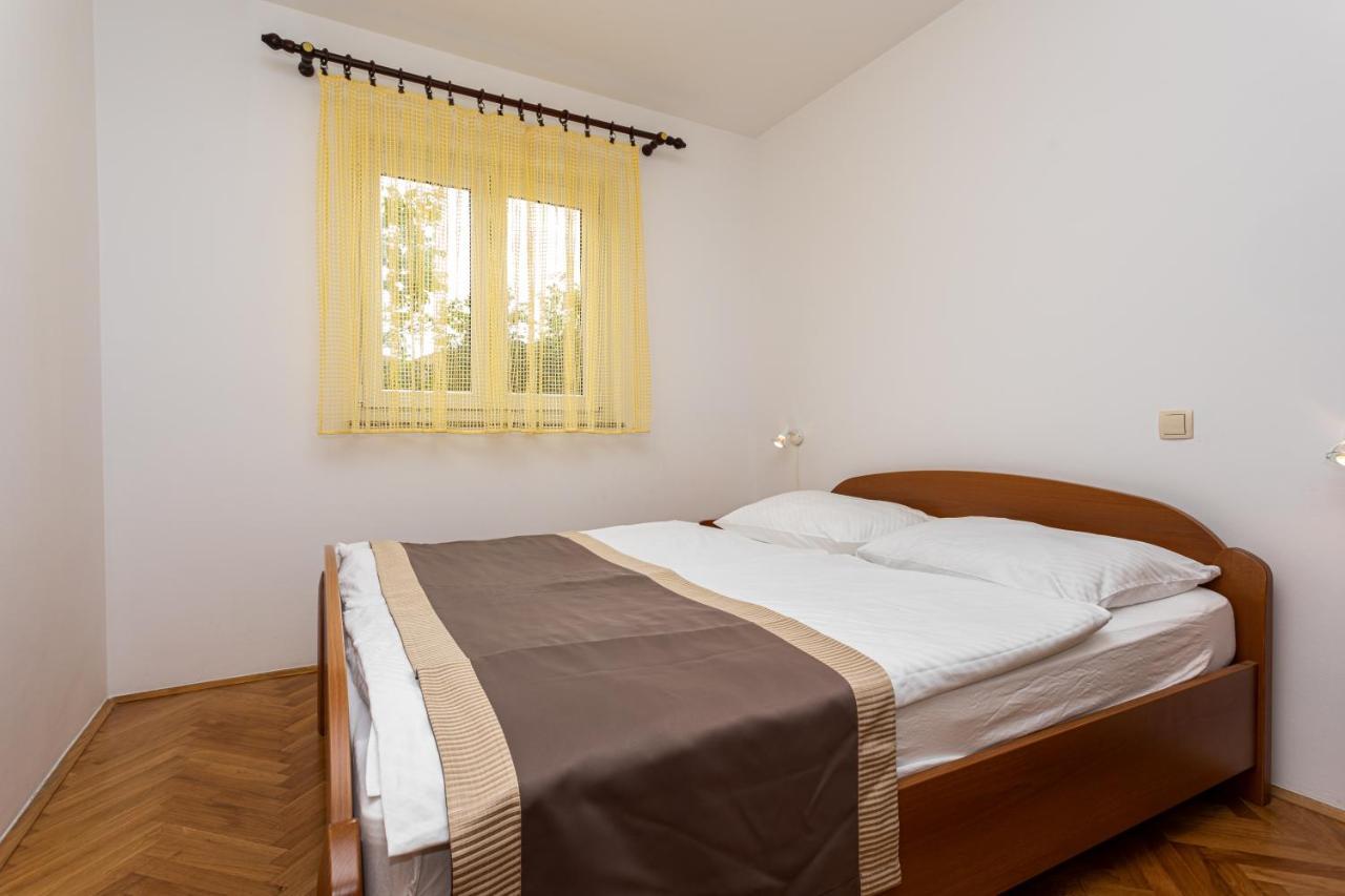 Apartments Crnekovic IV Baska  Exterior photo